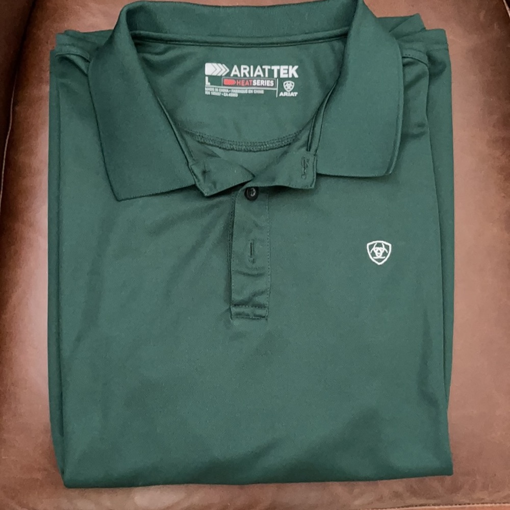 Men’s Ariat shirt